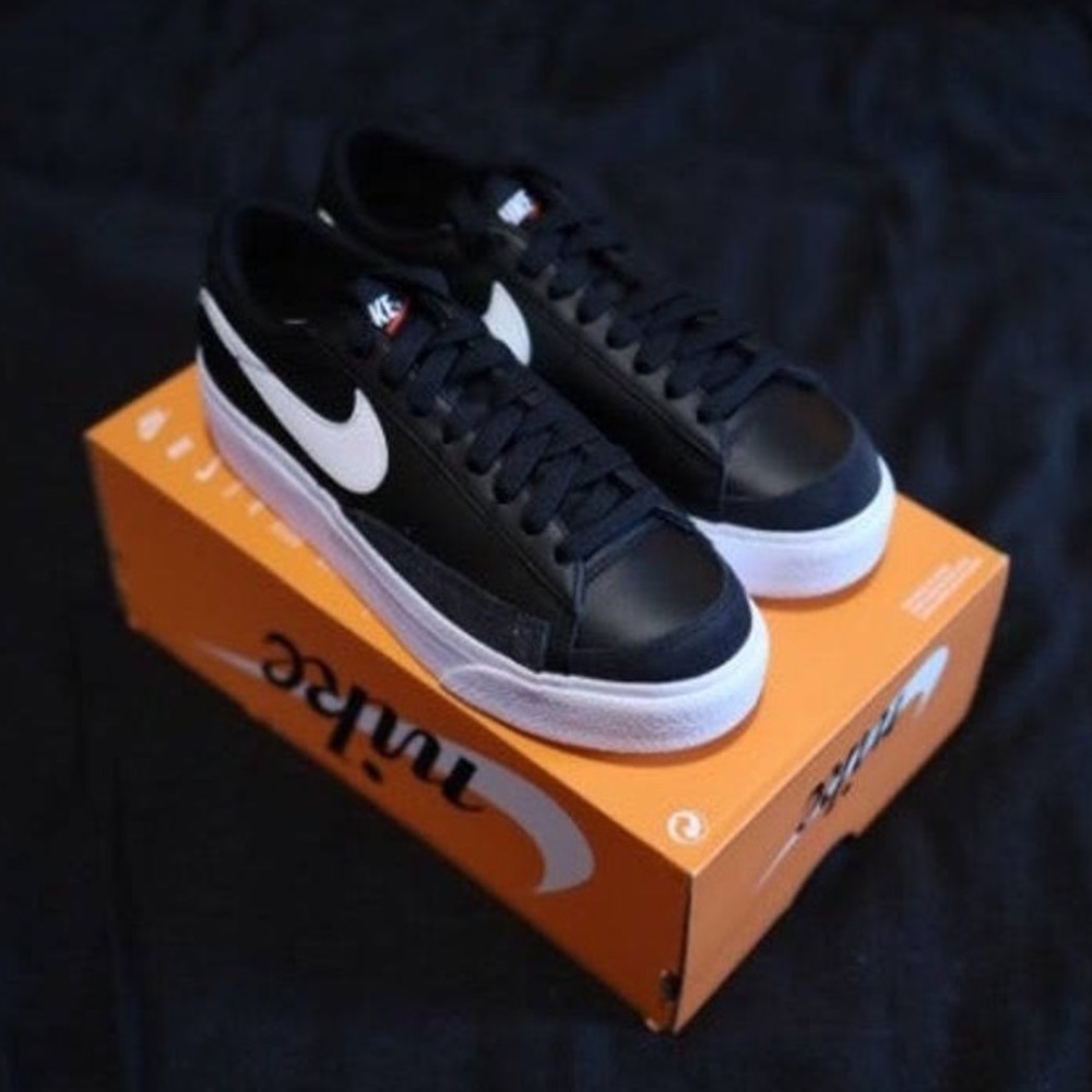 Nike Platform Blazers, Black, Size 7.5